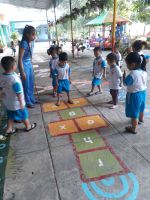 Một số trò chơi ngoài trời giúp tăng cường vận động cho bé