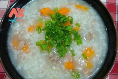 cách nấu cháo thịt bằm cà rốt 1