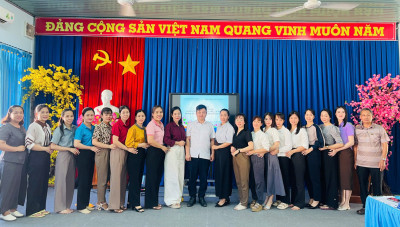 NGÀY 30/11/2025 CHI BỘ TRƯỜNG MẦM NON ĐỊNH AN TỔ CHỨC HỌP CHI BỘKIỂM ĐIỂM VÀ ĐÁNH GIÁ, XẾP LOẠI CHẤT LƯỢNG ĐỐI VỚI TẬP THỂ, CÁ NHÂN TRONG CHI BỘ NĂM 2025.