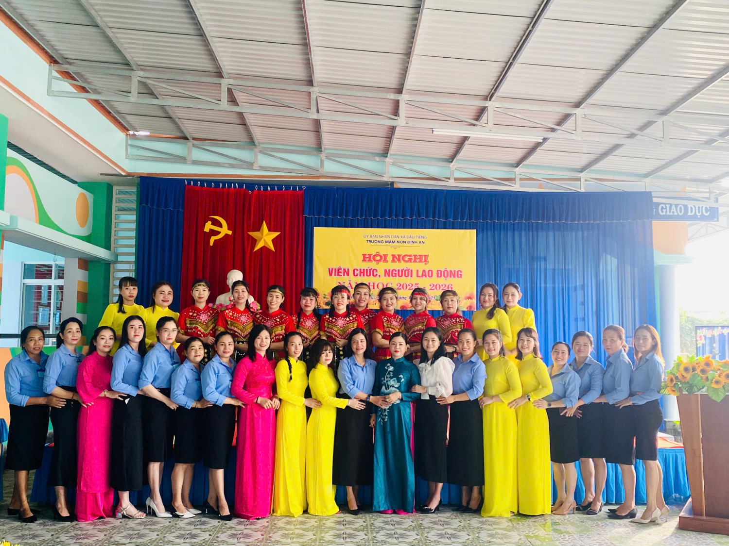 HỘI NGHỊ VIÊN CHỨC - NGƯỜI LAO ĐỘNG NĂM HỌC H 2025-2026