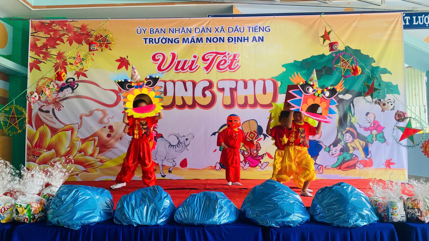 Các bé lớp Mầm 1 đón trung thu năm 2025